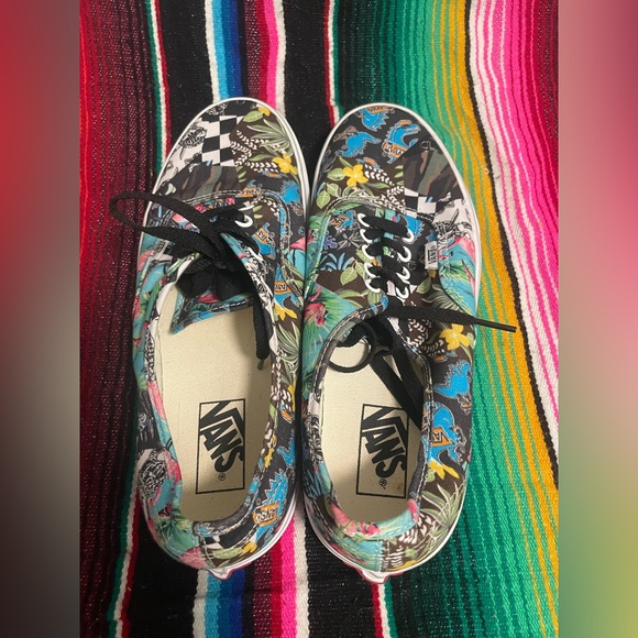 Pattern vans - Picture 1 of 4